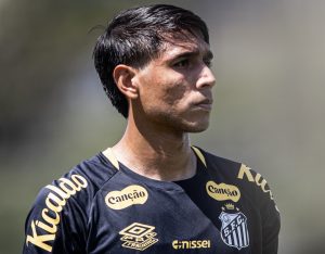Alexis Duarte chega ao Santos se colocando à disposição para disputar clássico