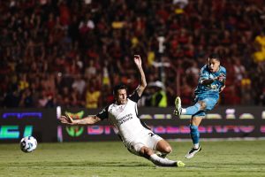 Corinthians volta a ser apático no Brasileiro e se torna 2º time batido pelo lanterna Sport