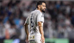 STJD avalia punição para volante Tomás Rincón do Santos