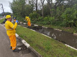 Guarujá intensifica serviços de zeladoria em bairros