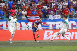 Palmeiras leva golaço do Bahia, é derrotado e perde chance de virar líder do Brasileirão
