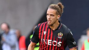 Santos avalia contratação do atacante argelino Bilal Brahimi, ex-Nice, afirma jornal francês