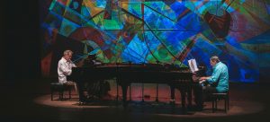 Duo Brasil em Dois Pianos se apresenta no Sesc Santos neste sábado