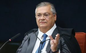 Dino vota pela condenação de Bolsonaro e mais sete; placar está 2 a 0