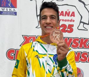 Carateca santista é bronze por equipes no Mundial Shotokan na Espanha