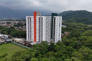 Conjunto habitacional de Cubatão recebe famílias