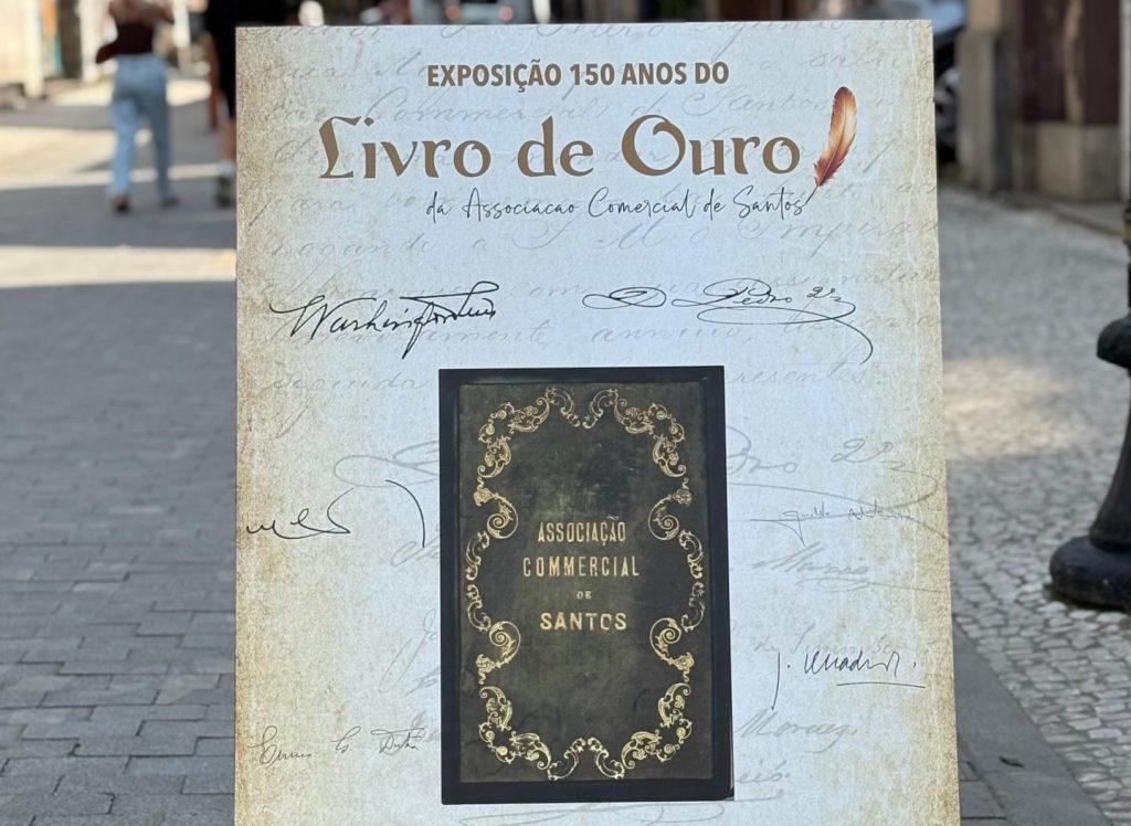 Livro aberto por D. Pedro II está em exposição na Associação Comercial
