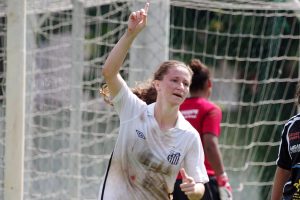 Ex-atacante das Sereias da Vila, Suzana Agostini morre aos 43 anos
