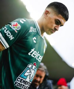 Por um triz: Negociação entre Santos e Adonis Frías pode sofrer revés