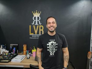 Músico santista relança canção de seu avô e fortalece legado familiar