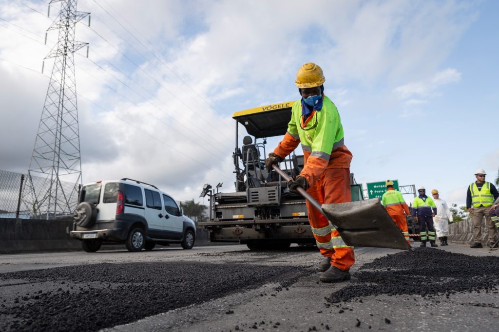 Via Expressa Sul passa por obras de pavimentação