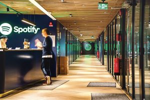 Spotify lança novas regras para uso de IA em seu streaming