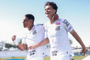 Santos vence o Cruzeiro pelo Brasileiro Sub-17 e segue vivo na competição