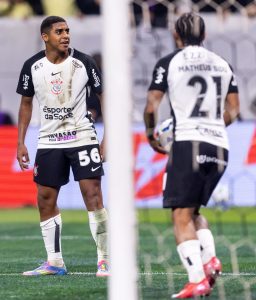 Gui Negão brilha, Corinthians elimina o Athletico-PR e avança às semifinais da Copa do Brasil