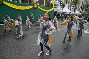 Desfile da Independência agita a orla