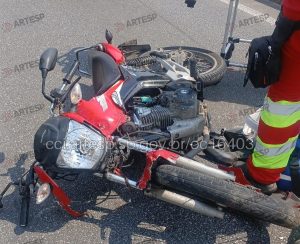 Engavetamento deixa motociclista em estado grave