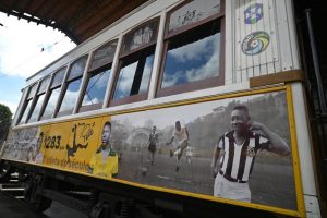 Bonde Pelé retorna ao Centro de Santos após revitalização
