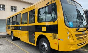 Itanhaém recebe novo ônibus escolar acessível