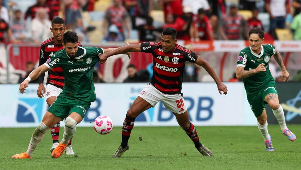 Palmeiras sofre com erros individuais, Pedro se destaca e Flamengo vence ‘final’ do Brasileirão