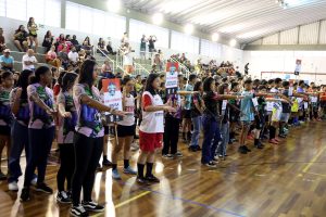 Mais de 400 jovens atletas de futsal disputam o VIII Torneio Interbairros na Praia Grande