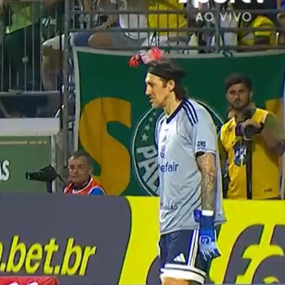 Palmeiras pode ser punido por objeto atirado em Cássio em jogo contra o Cruzeiro