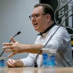Conselheiros cobram explicações da diretoria sobre crise financeira do Santos