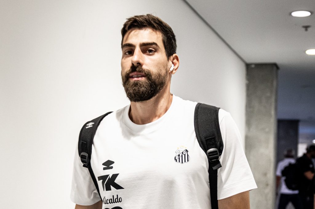 Luan Peres admite ‘jogo ruim’ do Santos com Vitória: ‘Inaceitável perder um confronto direto’