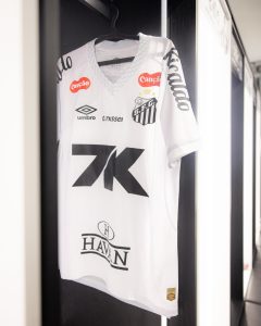Bet patrocinadora do Santos é alvo de investigação por ação em clássico com Corinthians