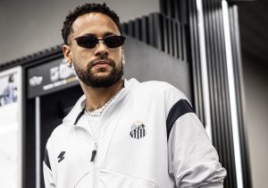 Neymar reclama após pênalti contra o Santos: ‘Profissionalizar arbitragem para ontem’