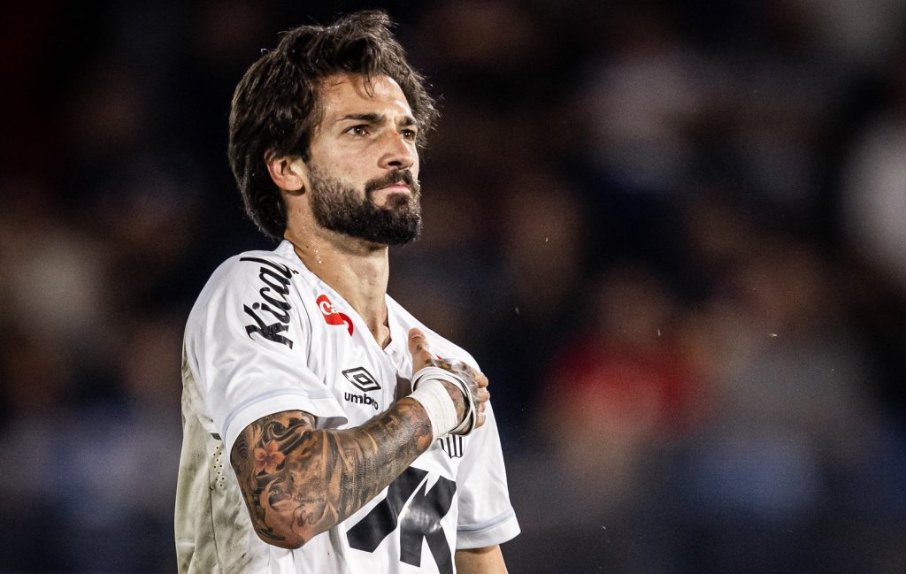Em apenas quatro jogos, Lautaro Díaz é titular absoluto e protagonista do Santos
