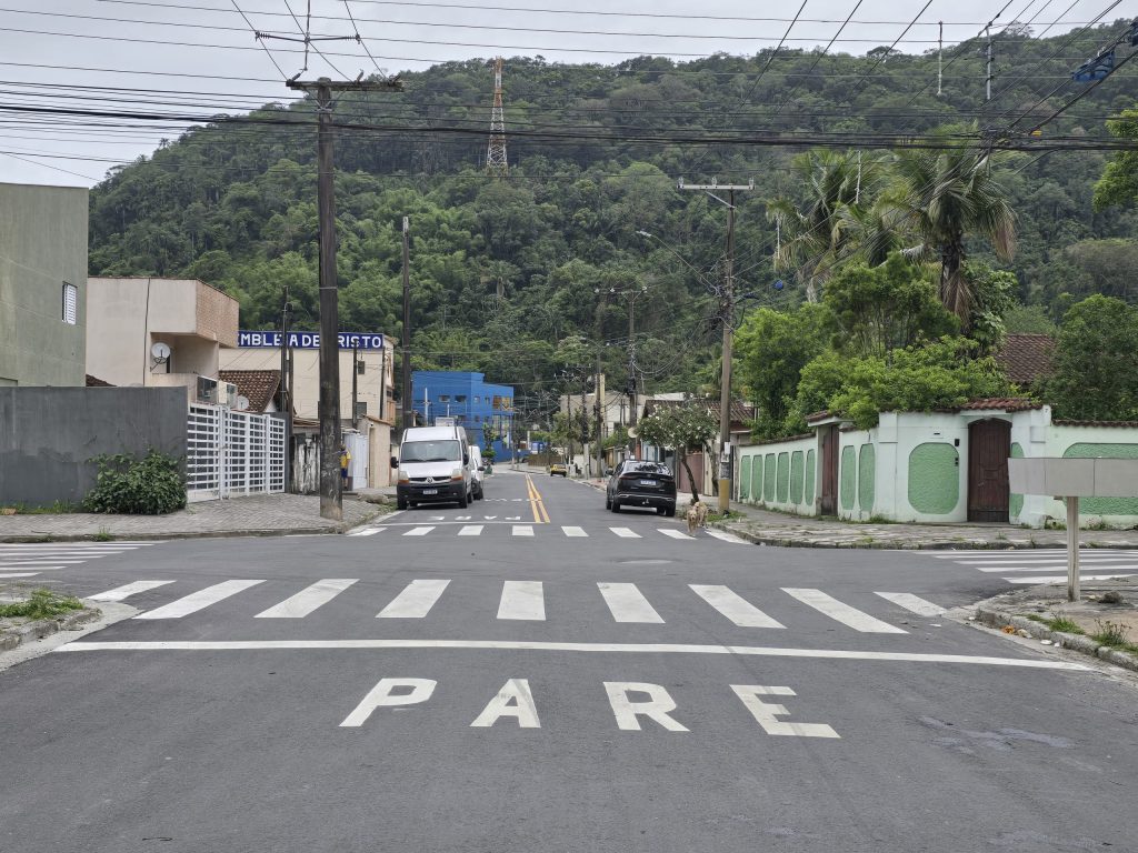 Guarujá reforça sinalização da Rua Paulo Orlandi