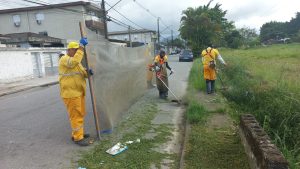 Guarujá intensifica serviços de zeladoria e tapa-buraco
