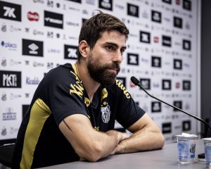 Luan Peres reconhece má fase do Peixe e afirma: “Nosso objetivo é não cair”