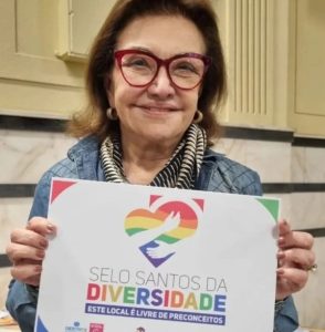 Telma de Souza segue internada, mas está bem
