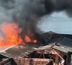 Incêndio atinge sete moradias na Vila dos Pescadores
