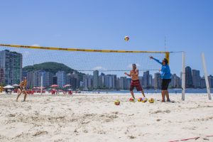 São Vicente recebe 8ª etapa do Circuito Master de Vôlei de Praia