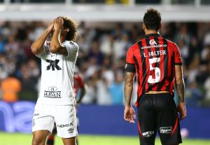 Peixe perde em casa e se complica de vez no Brasileirão