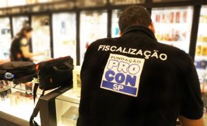 Procon Bertioga alerta sobre riscos de bebidas adulteradas