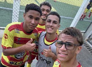 Sub-17 do Jabaquara faz 5 a 3 no São Caetano e assume a liderança da Paulista Cup