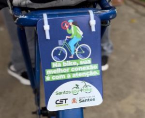 Blitz educativa alerta ciclistas sobre segurança
