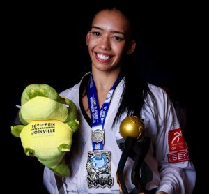 Brenda Padilha garante dois ouros em competição nacional disputada em Santa Catarina
