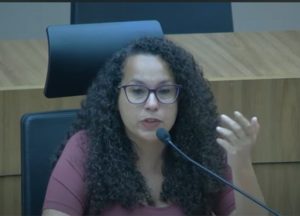 Proposta de medalha vira “torta de climão” entre vereadores na Câmara de Santos
