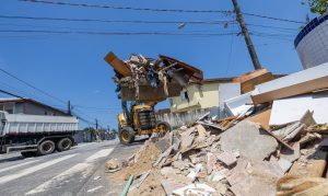 Mutirão de zeladoria remove 490 toneladas de entulho em PG