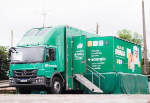 Projeto em unidade móvel mostra como funciona a energia elétrica