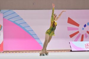 Patinadora santista brilha no Mundial de Patinação Artística em Pequim