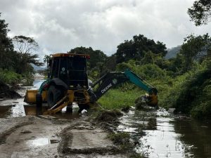 Mongaguá intensifica desassoreamento de canais