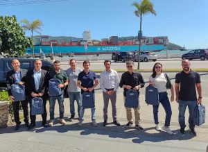 Promotores que combatem o narcotráfico visitam o Porto de Santos