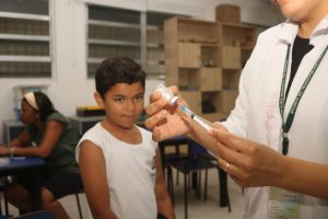 Vacinação escolar em Santos cresce 25% em 2025