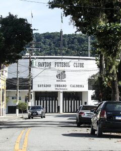 Urbano Caldeira completa 109 anos em meio a mudanças no Santos