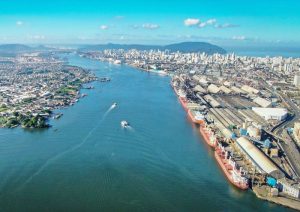 Porto de Santos lança programa gratuito de visitas guiadas
